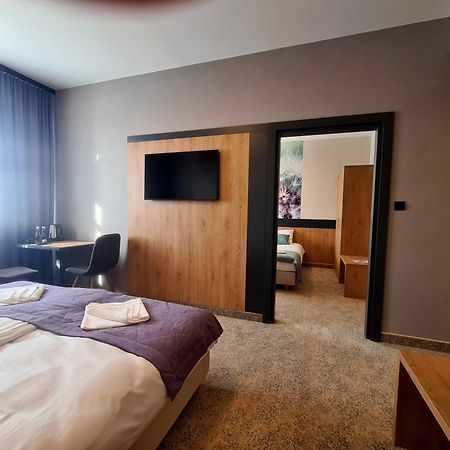 Hotel Port 2000 Torzym Luaran gambar