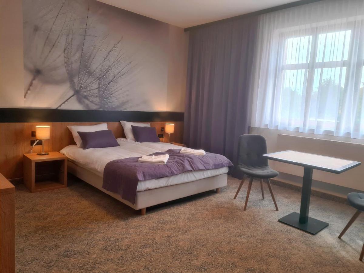 Hotel Port 2000 Torzym Luaran gambar