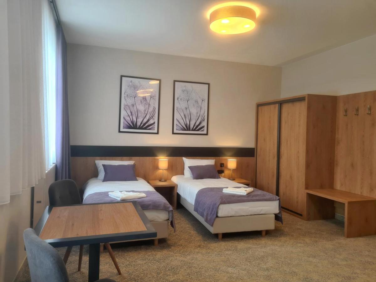 Hotel Port 2000 Torzym Luaran gambar