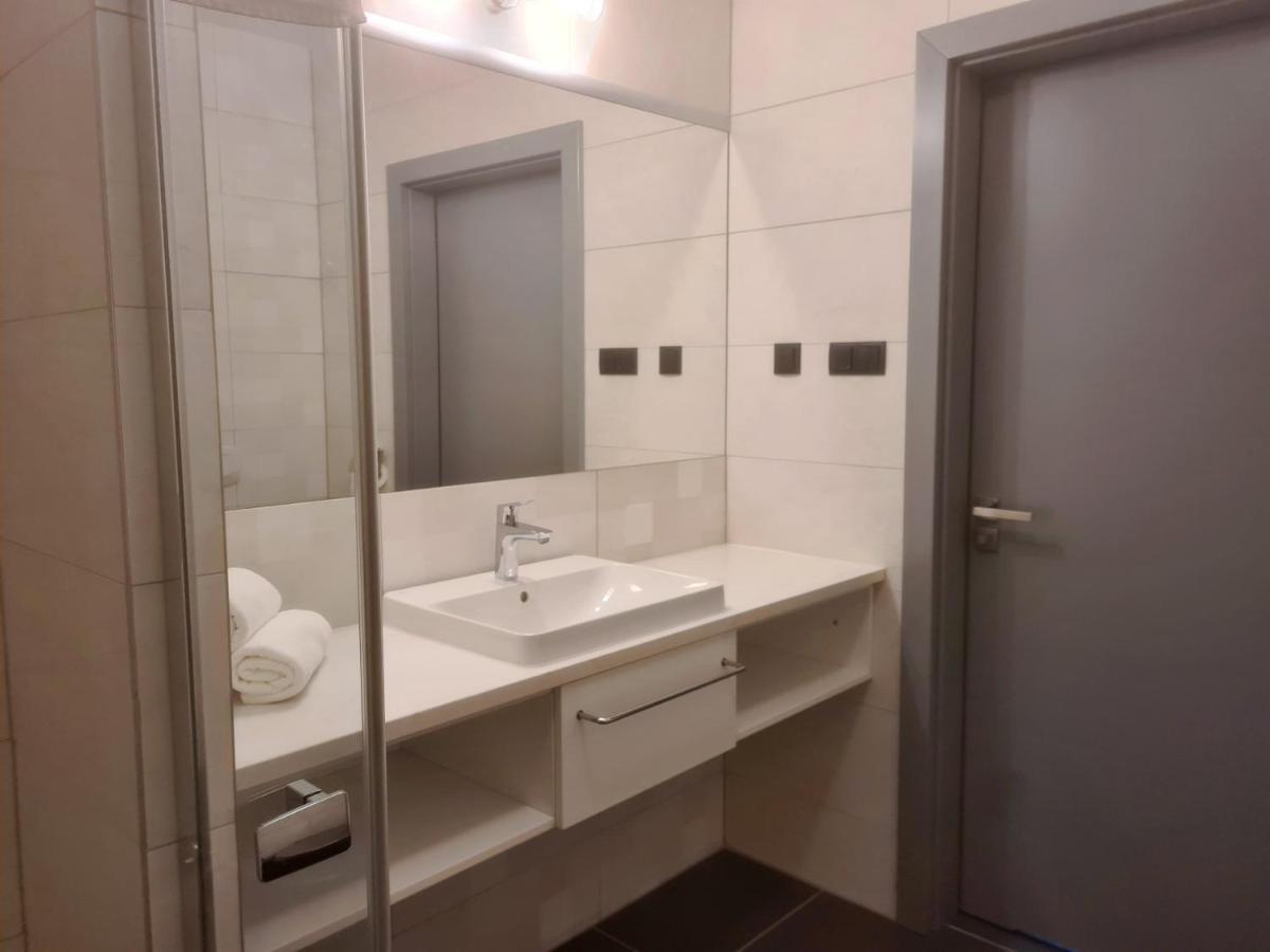Hotel Port 2000 Torzym Luaran gambar